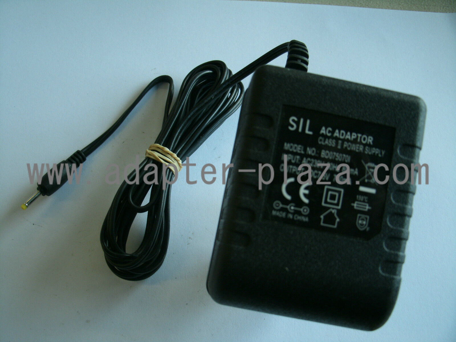 New SIL BD075070I AC/DC ADAPTOR CLASS II POWER SUPPLY DC 7.5V 700mA UK PLUG